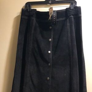 Theory black suede skirt - new with tags